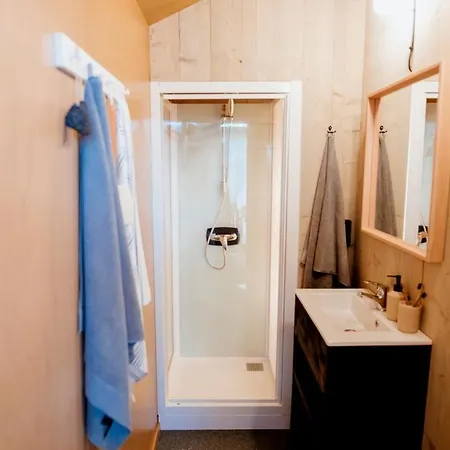 Luxury tent Safari Lodge, Glamping Aan Zee!