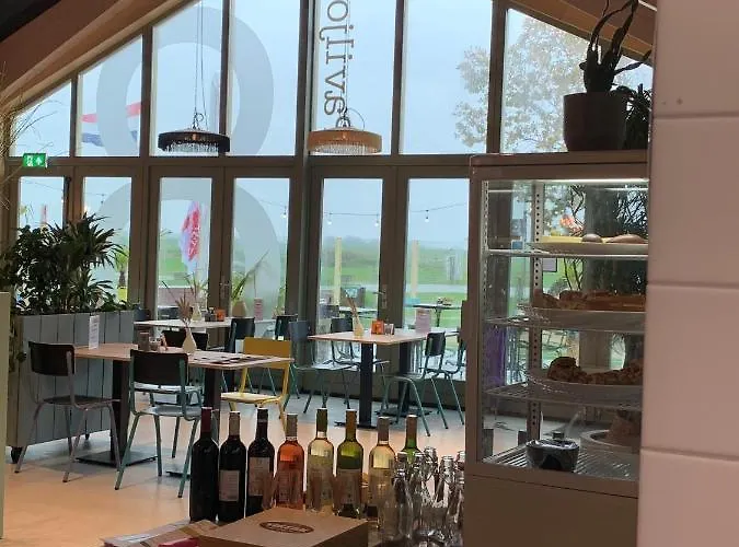 Safari Lodge, Glamping Aan Zee! *