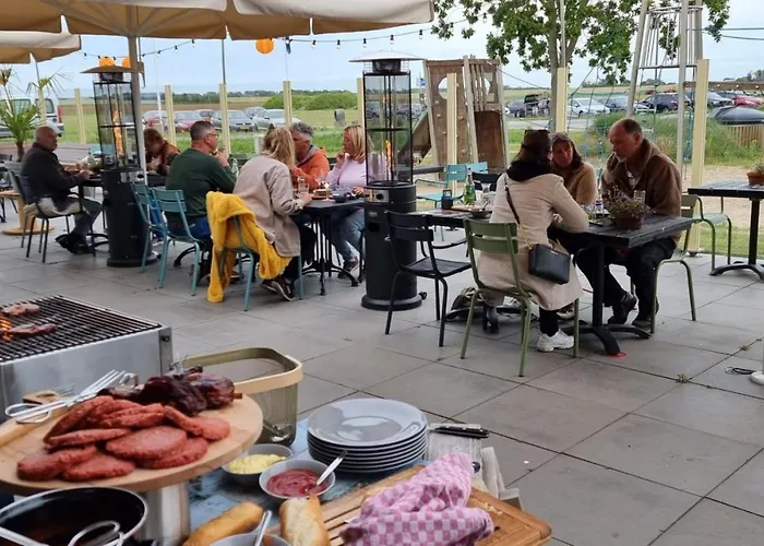 Luxe tent Safari Lodge, Glamping Aan Zee! *