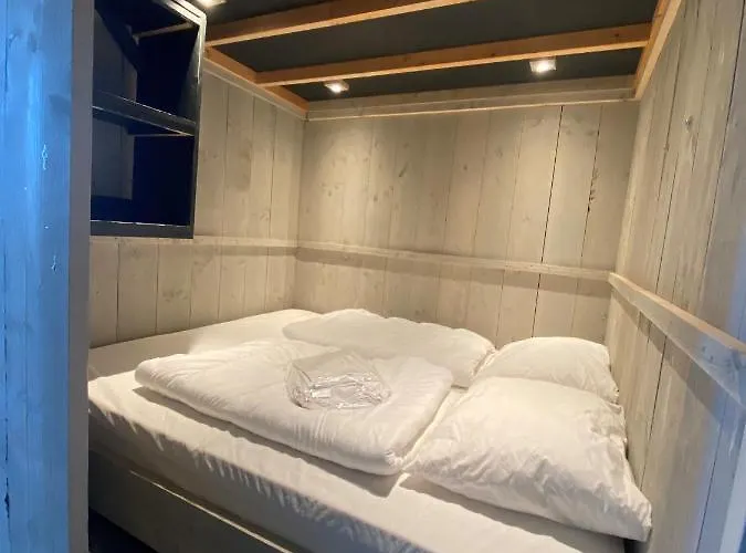 Safari Lodge, Glamping Aan Zee! *