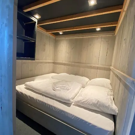 Safari Lodge, Glamping Aan Zee! *